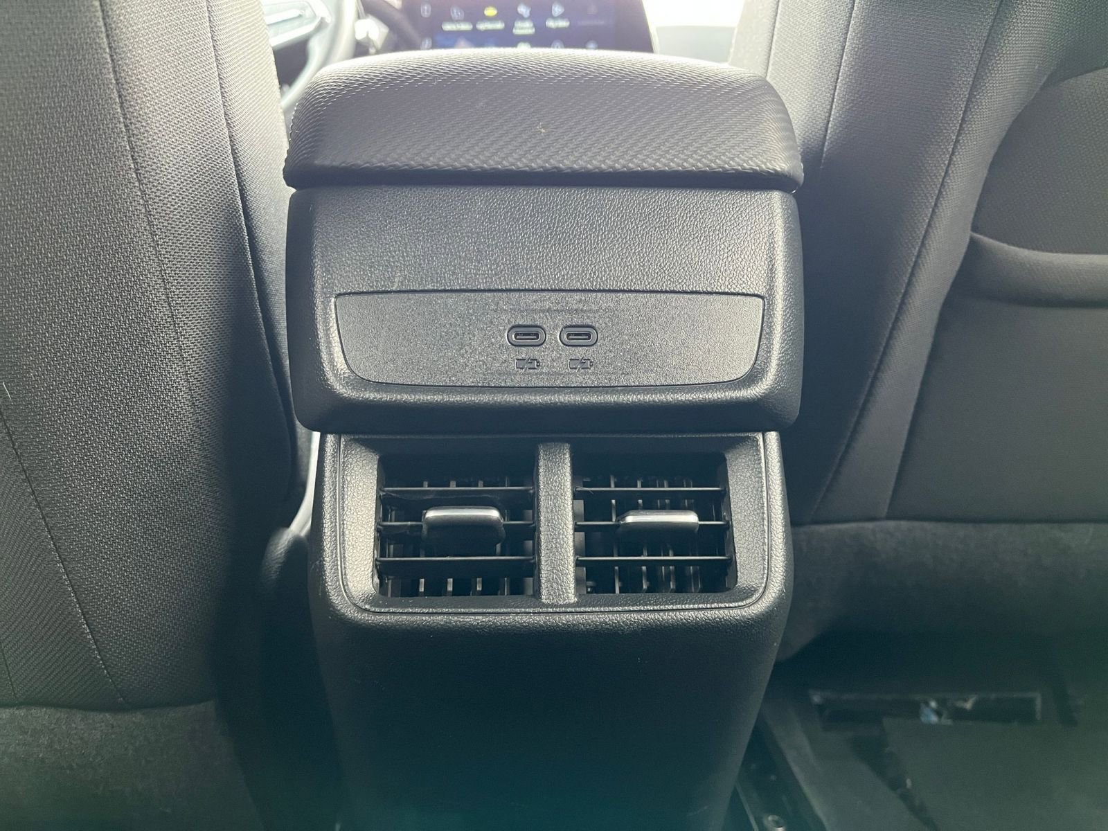 Used 2025 Chevrolet Equinox LT image 24