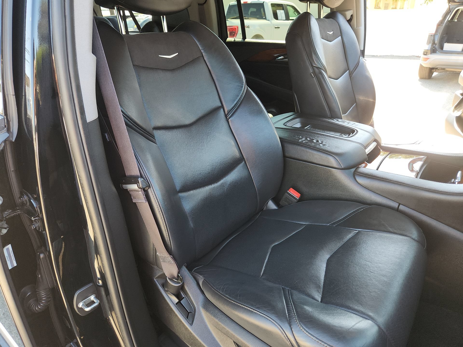 Used 2016 Cadillac Escalade ESV Premium AWD/4WD image 25