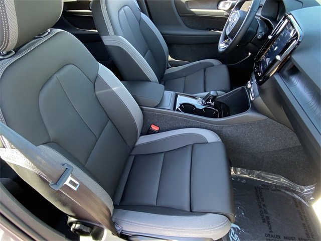 New 2025 Volvo EX40 Core w/ Climate Package image 12