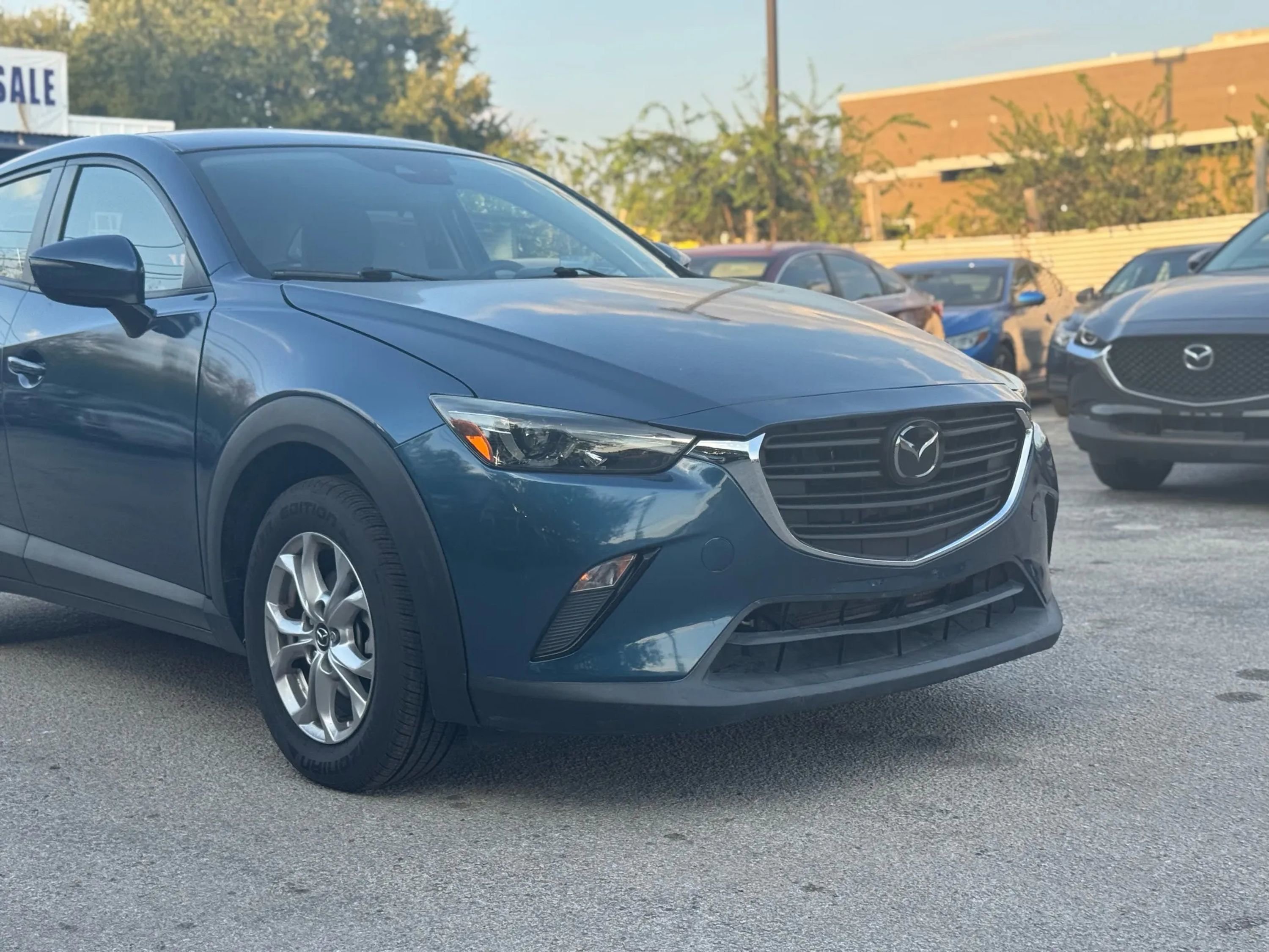 Used 2019 MAZDA CX-3 Sport w/ Sport I-ACTIVSENSE Package image 2