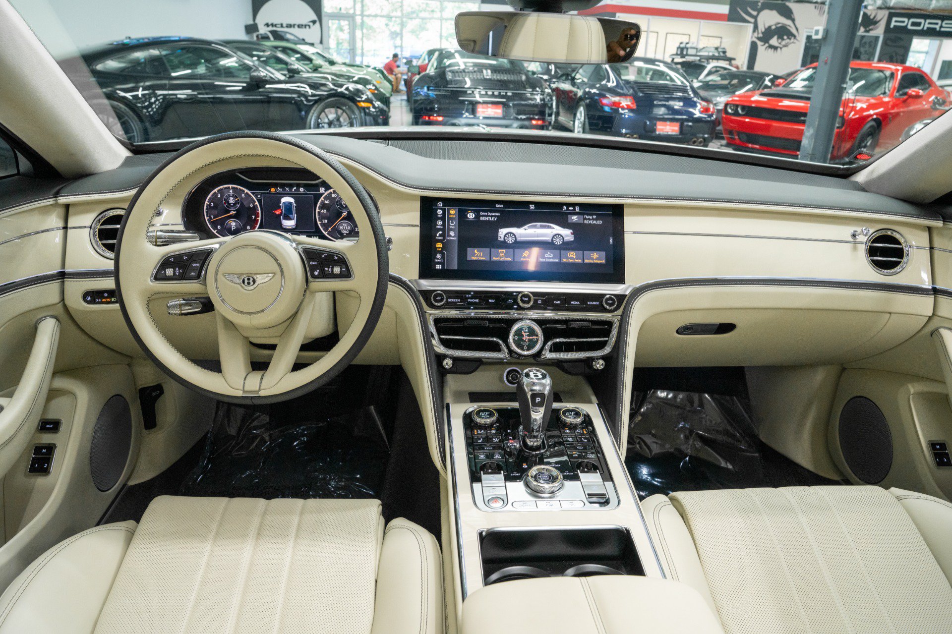 Used 2024 Bentley Flying Spur V8 AWD/4WD image 32