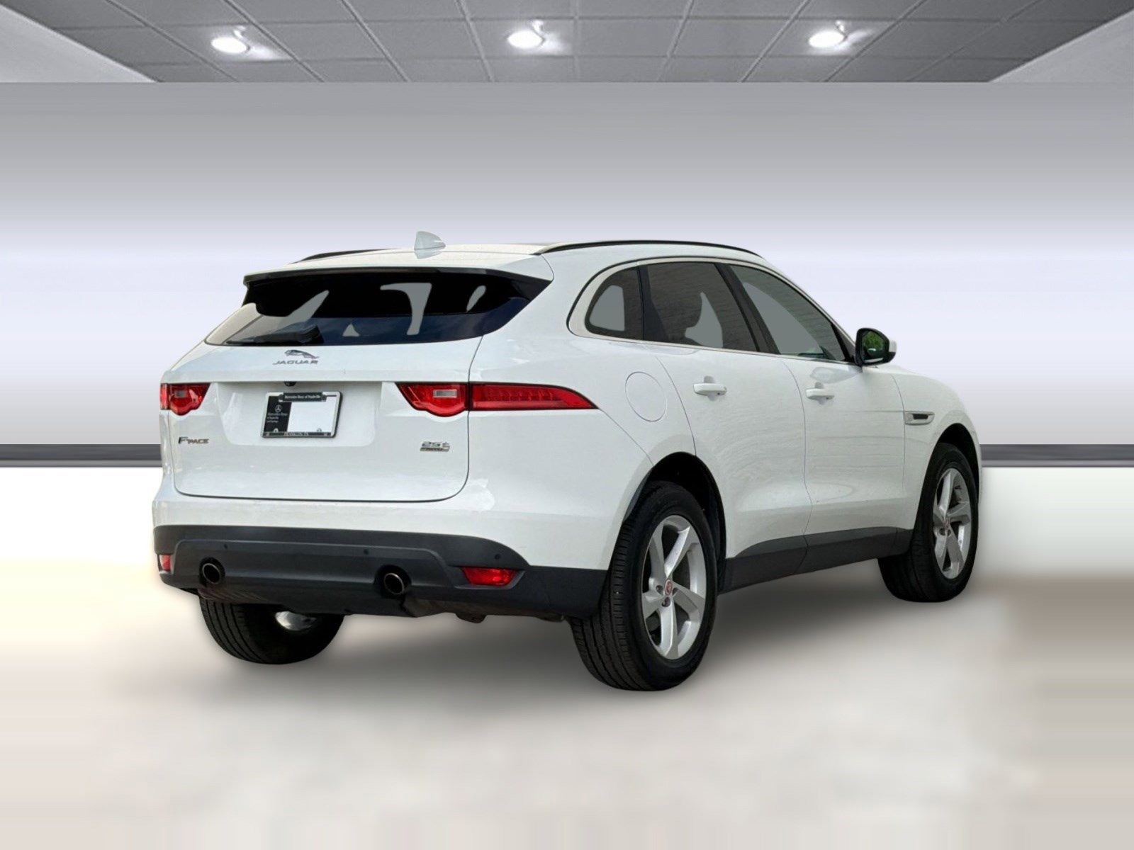 Used 2019 Jaguar F-PACE Premium AWD/4WD image 9