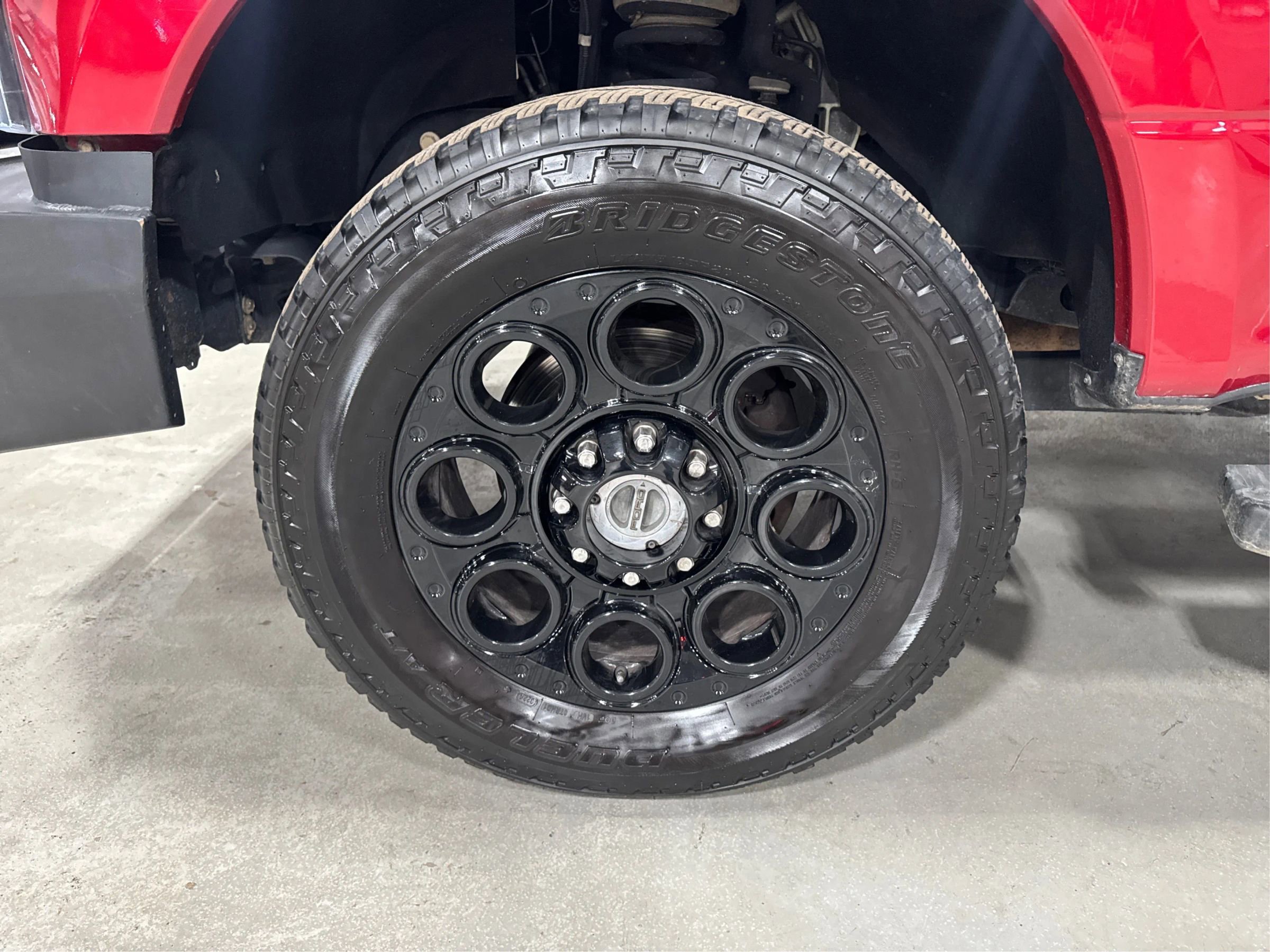 Used 2022 Ford F350 Lariat w/ Black Appearance Package image 13