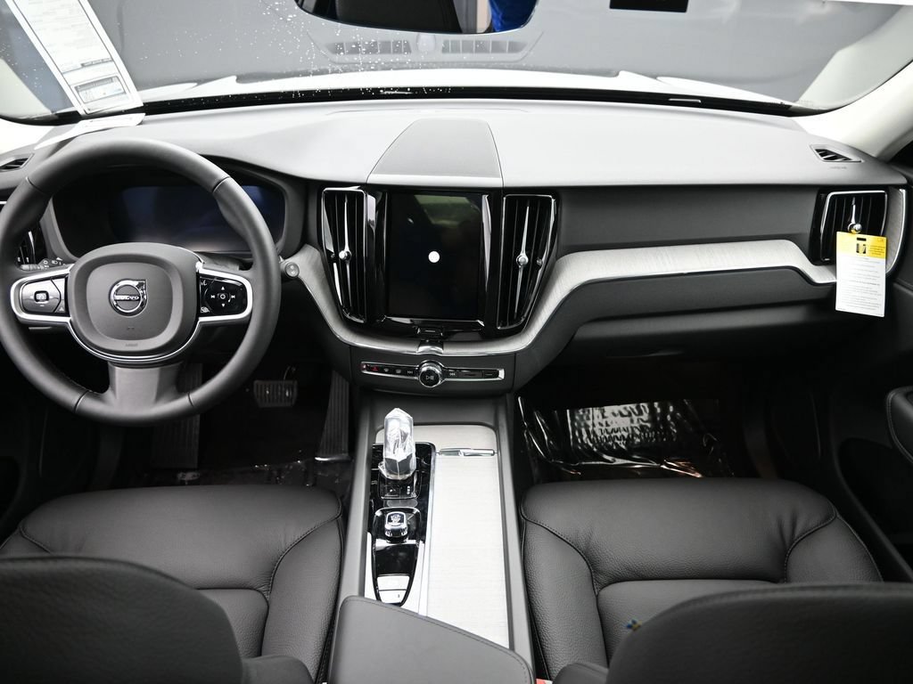 Used 2025 Volvo XC60 B5 Plus w/ Protection Package Premier AWD/4WD image 27