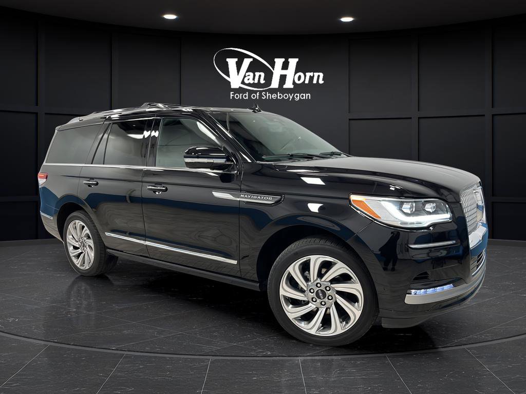 Used 2024 Lincoln Navigator Premiere AWD/4WD image 1