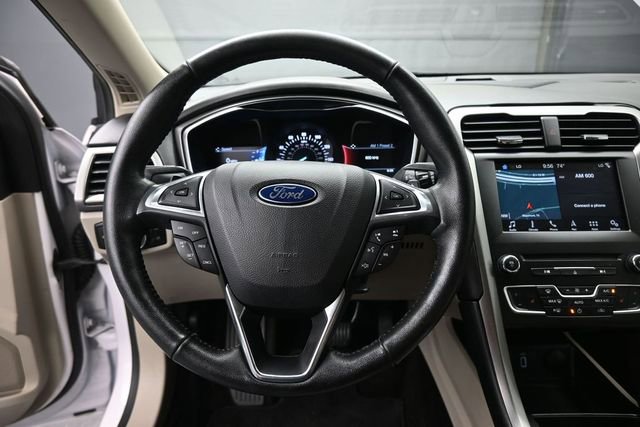 Used 2017 Ford Fusion SE w/ Fusion SE Technology Package FWD image 28