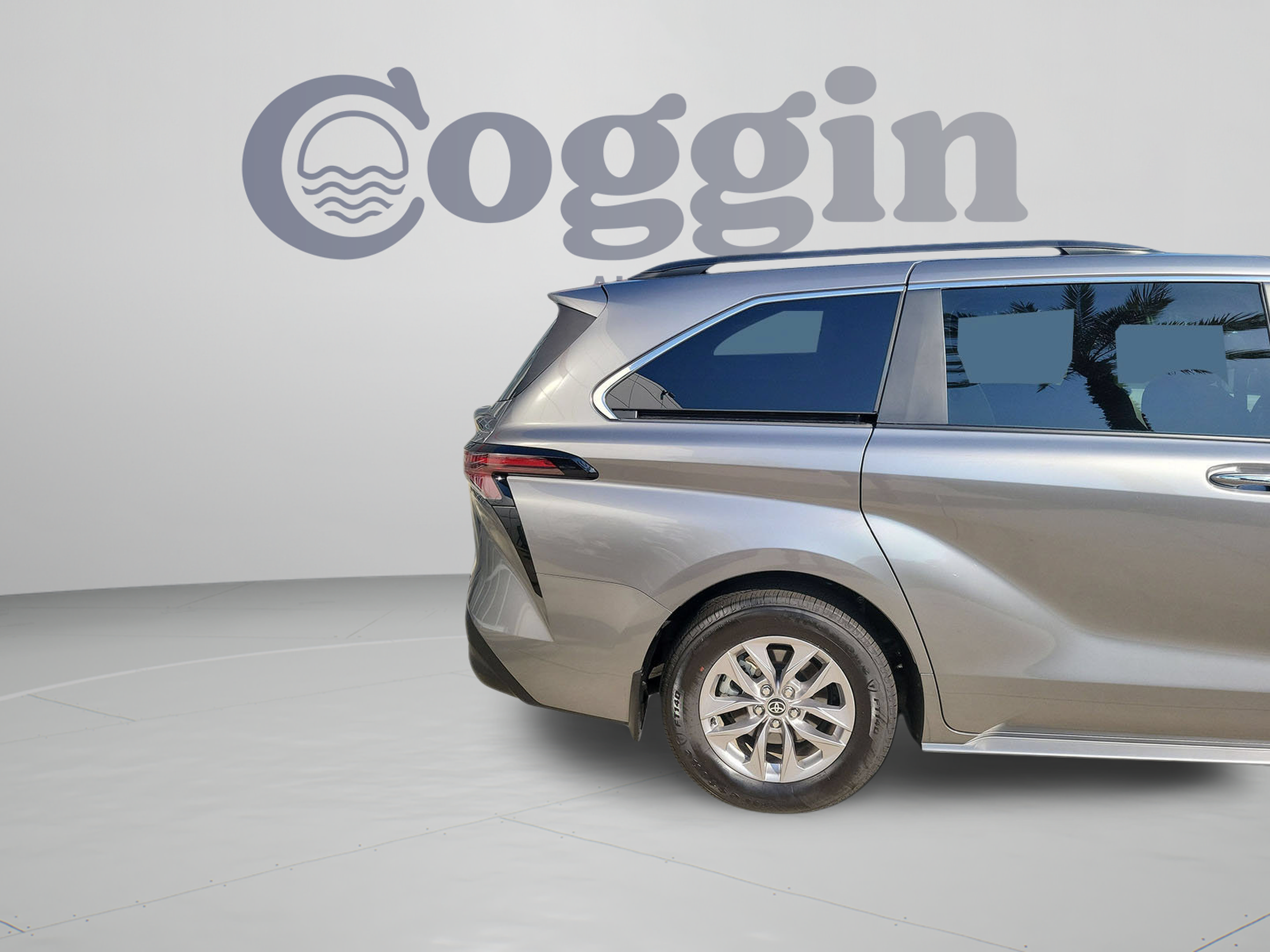 Certified 2026 Toyota Sienna XLE FWD image 37