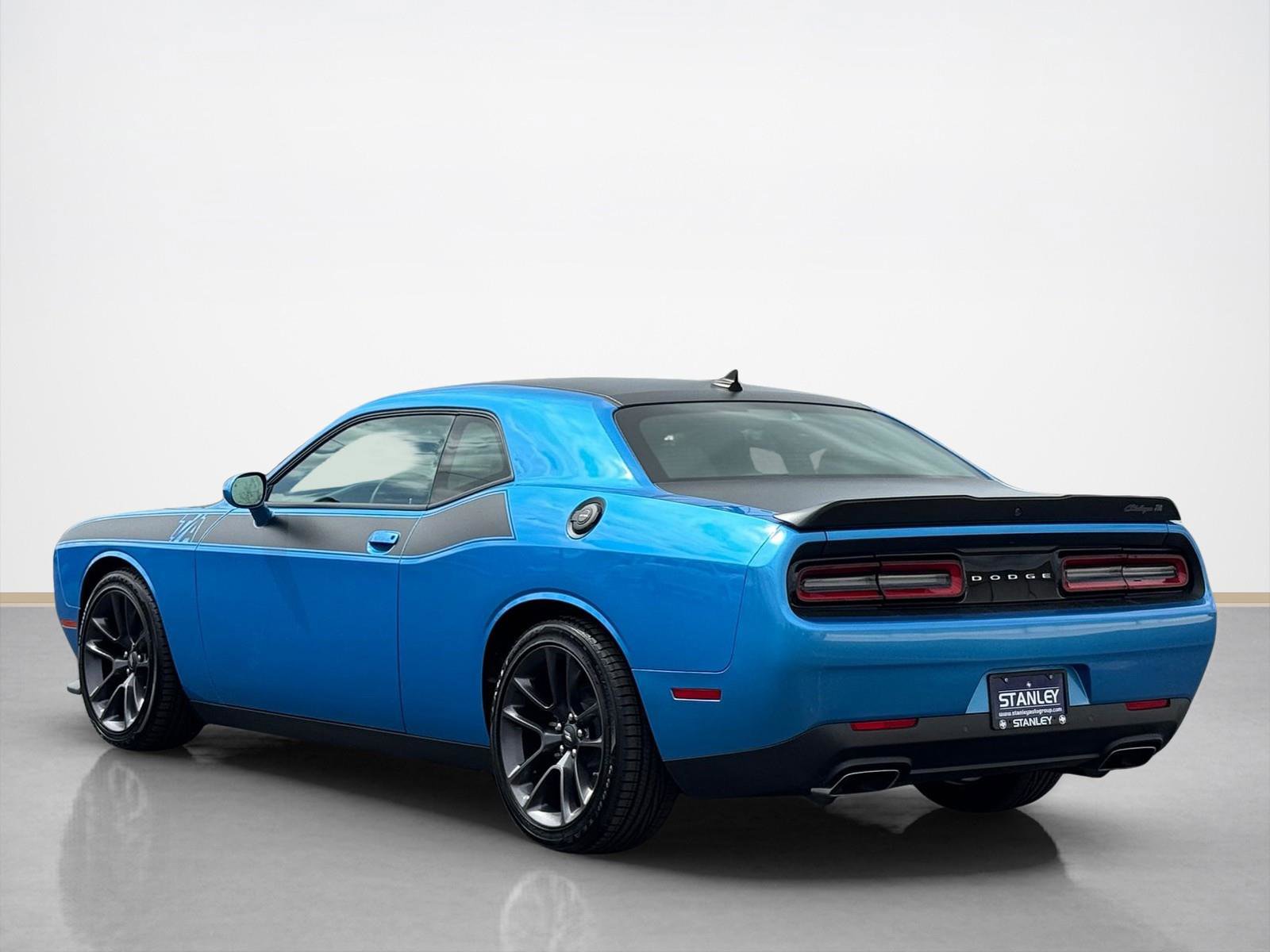 Used 2023 Dodge Challenger R/T w/ T/A Package image 5