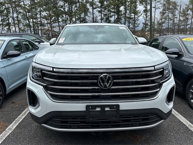 Used 2025 Volkswagen Atlas SE image 2