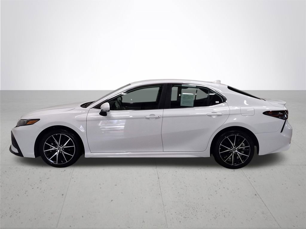 Used 2023 Toyota Camry SE image 10
