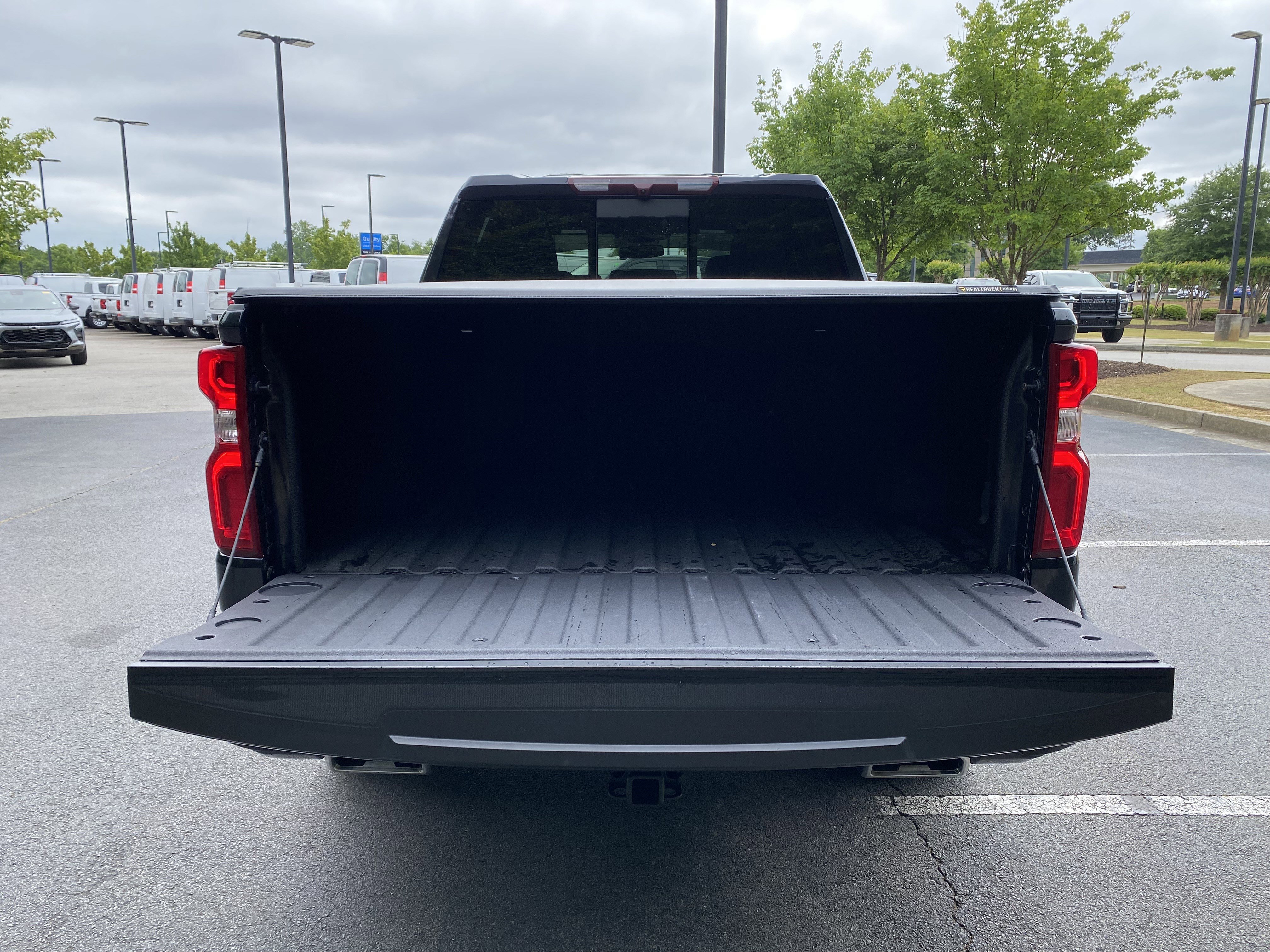 Used 2023 Chevrolet Silverado 1500 High Country w/ High Country Premium Package AWD/4WD image 11