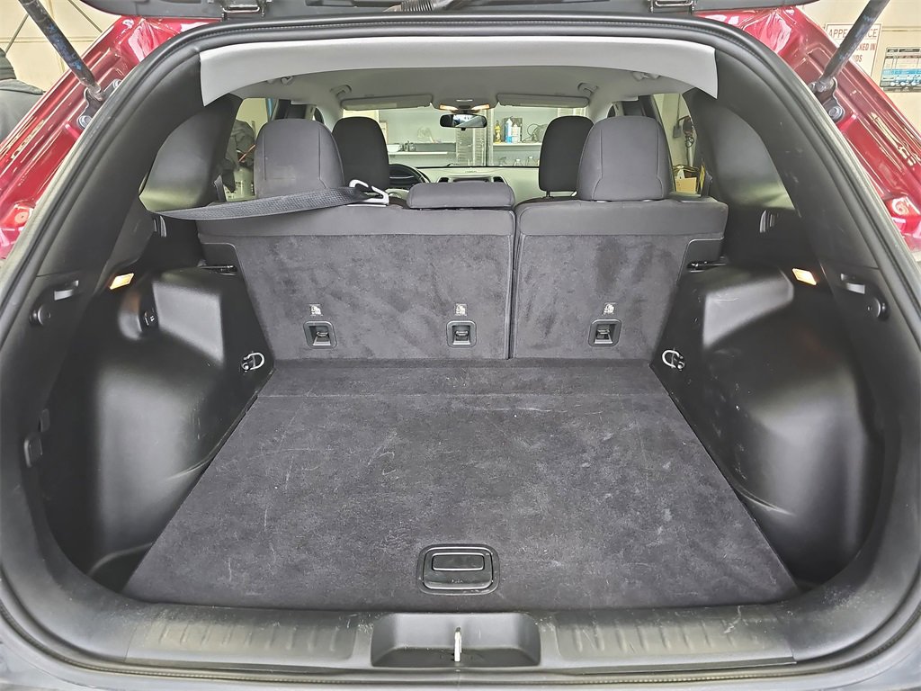 Used 2019 Jeep Cherokee Latitude w/ Cold Weather Group image 12