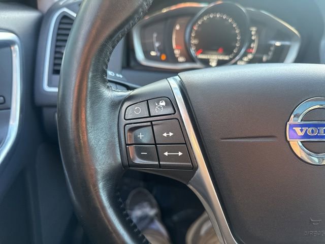 Used 2017 Volvo XC60 T6 Dynamic w/ Advanced Package image 18