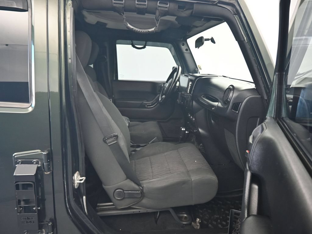Used 2012 Jeep Wrangler Unlimited Sahara AWD/4WD image 29