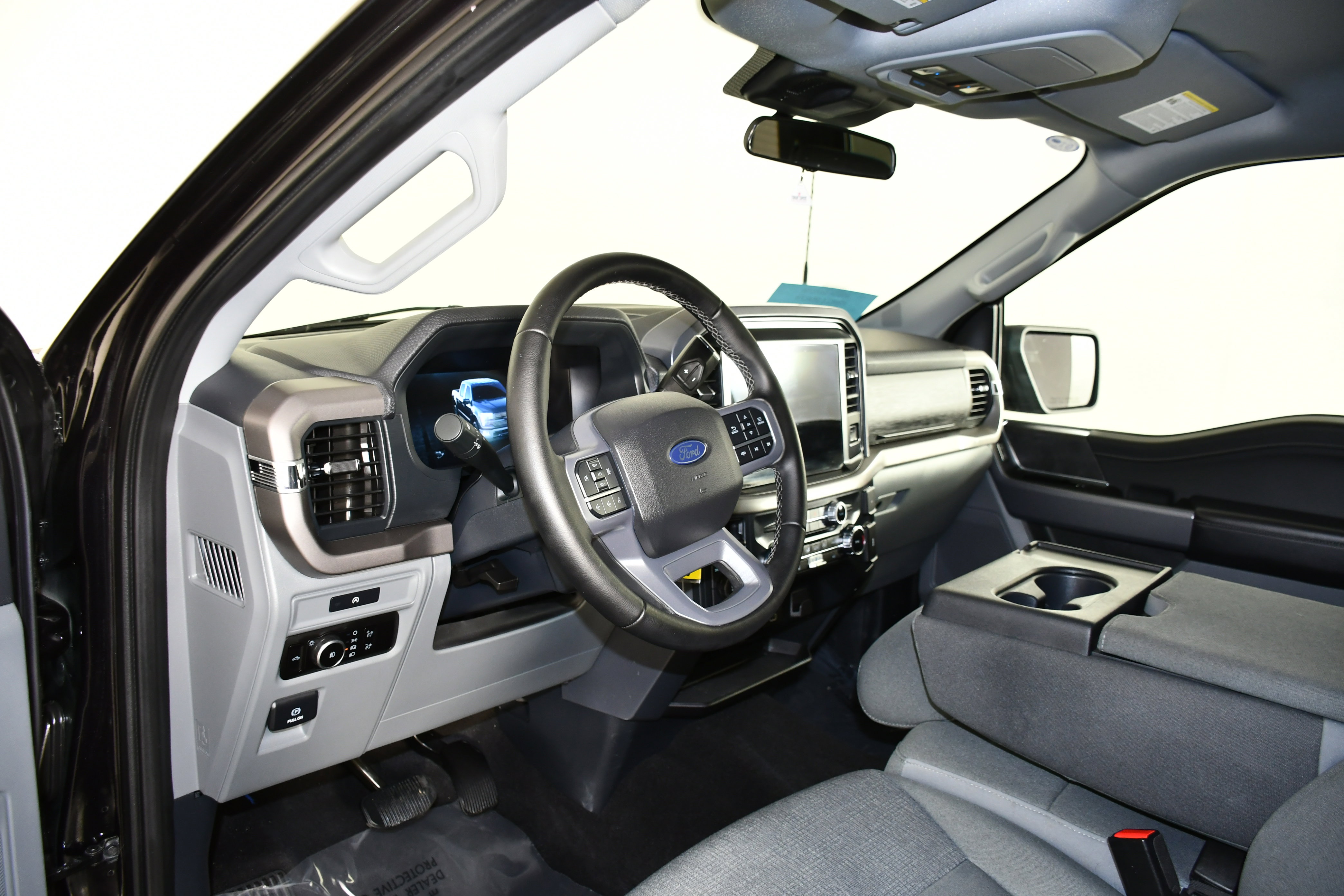 Used 2025 Ford F150 XLT w/ Equipment Group 301A Standard AWD/4WD image 39