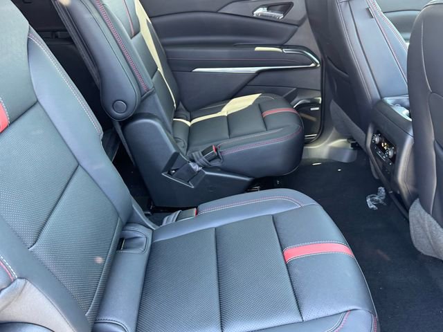 New 2026 Chevrolet Traverse RS w/ LPO, Floor Liner Package AWD/4WD image 9