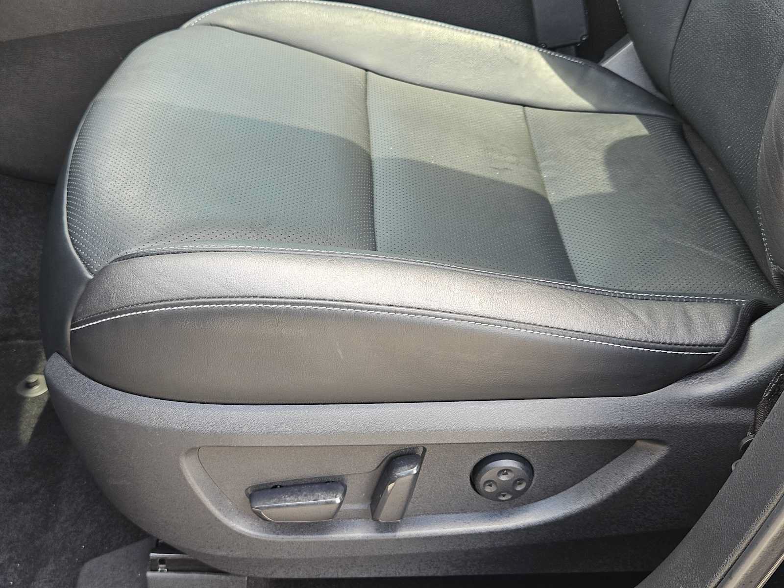 Used 2022 INFINITI QX50 Luxe w/ Appearance Package FWD image 23