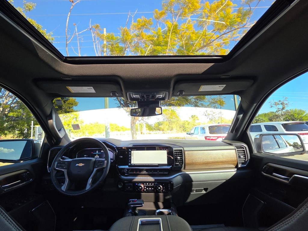 Used 2022 Chevrolet Silverado 1500 High Country w/ High Country Premium Package image 19