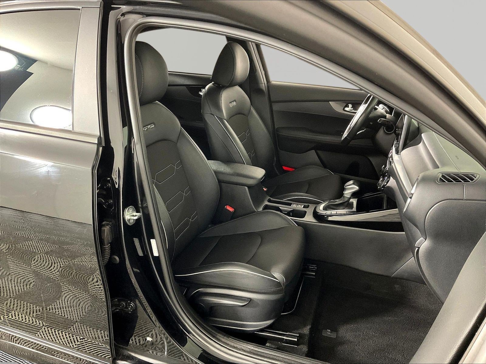Used 2024 Kia Forte GT-Line w/ GT-Line Premium Package FWD image 28