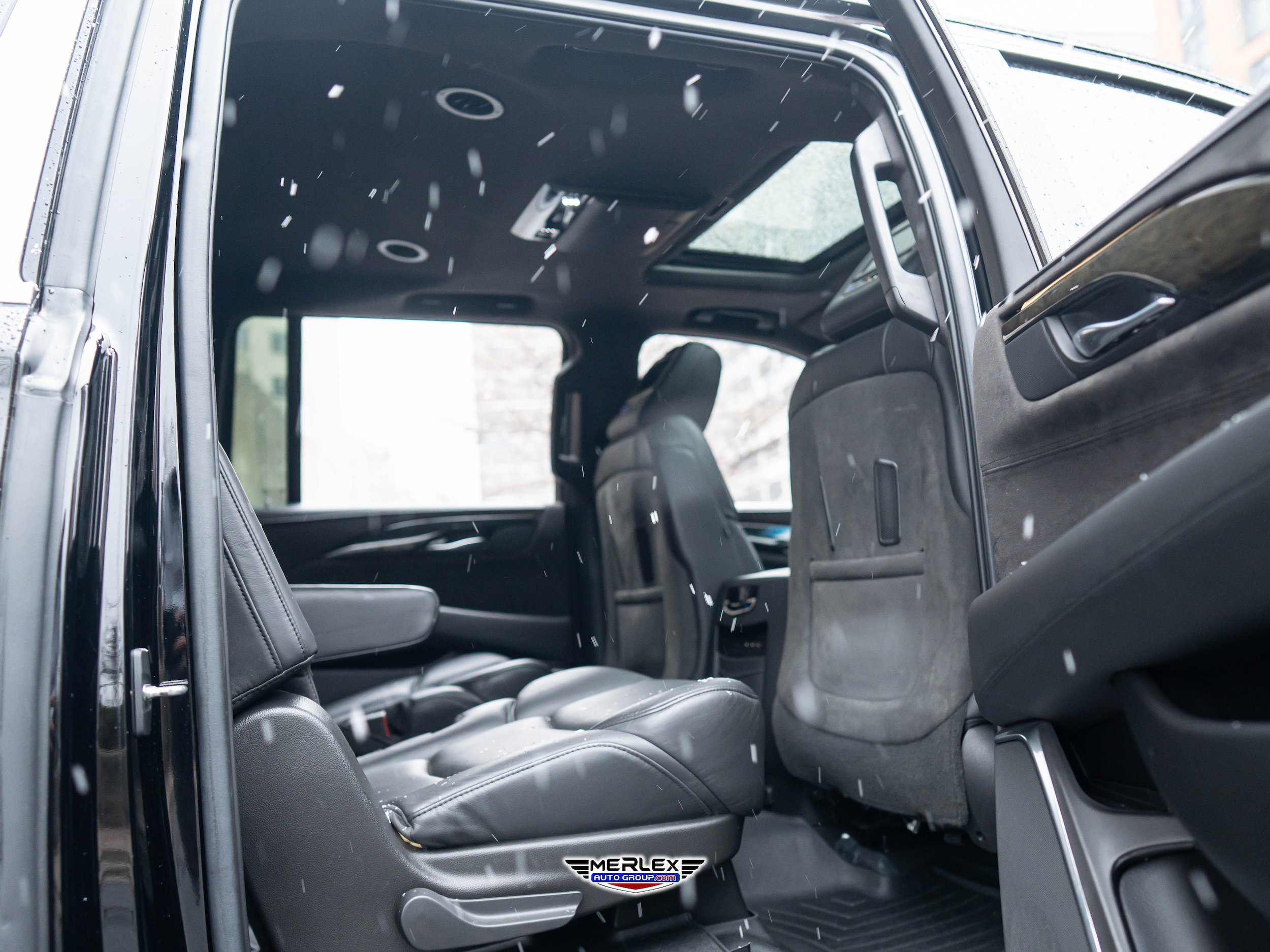 Used 2019 Cadillac Escalade ESV Platinum AWD/4WD image 19