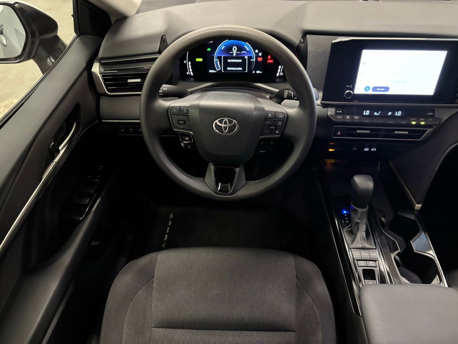 Used 2025 Toyota Camry LE FWD image 12