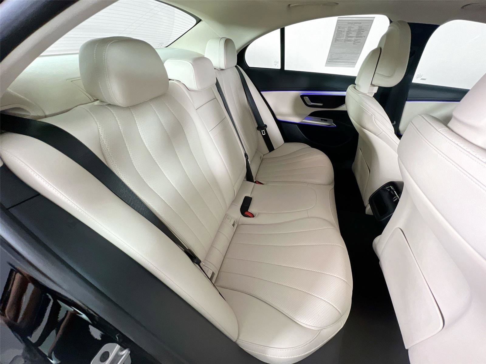 Used 2025 Mercedes-Benz E 350 4MATIC Sedan image 26