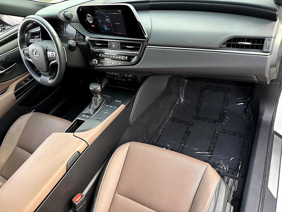 Used 2022 Lexus ES 300h w/ Premium Package image 21