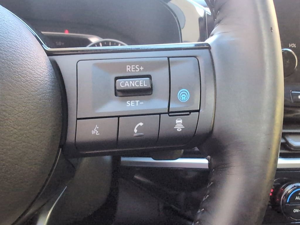 Used 2022 Nissan Pathfinder Platinum w/ Cargo Package image 22