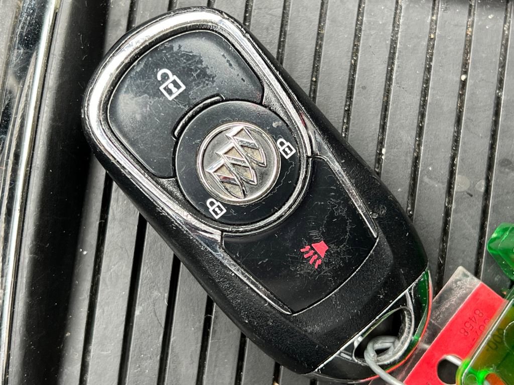 Used 2021 Buick Encore Preferred image 6