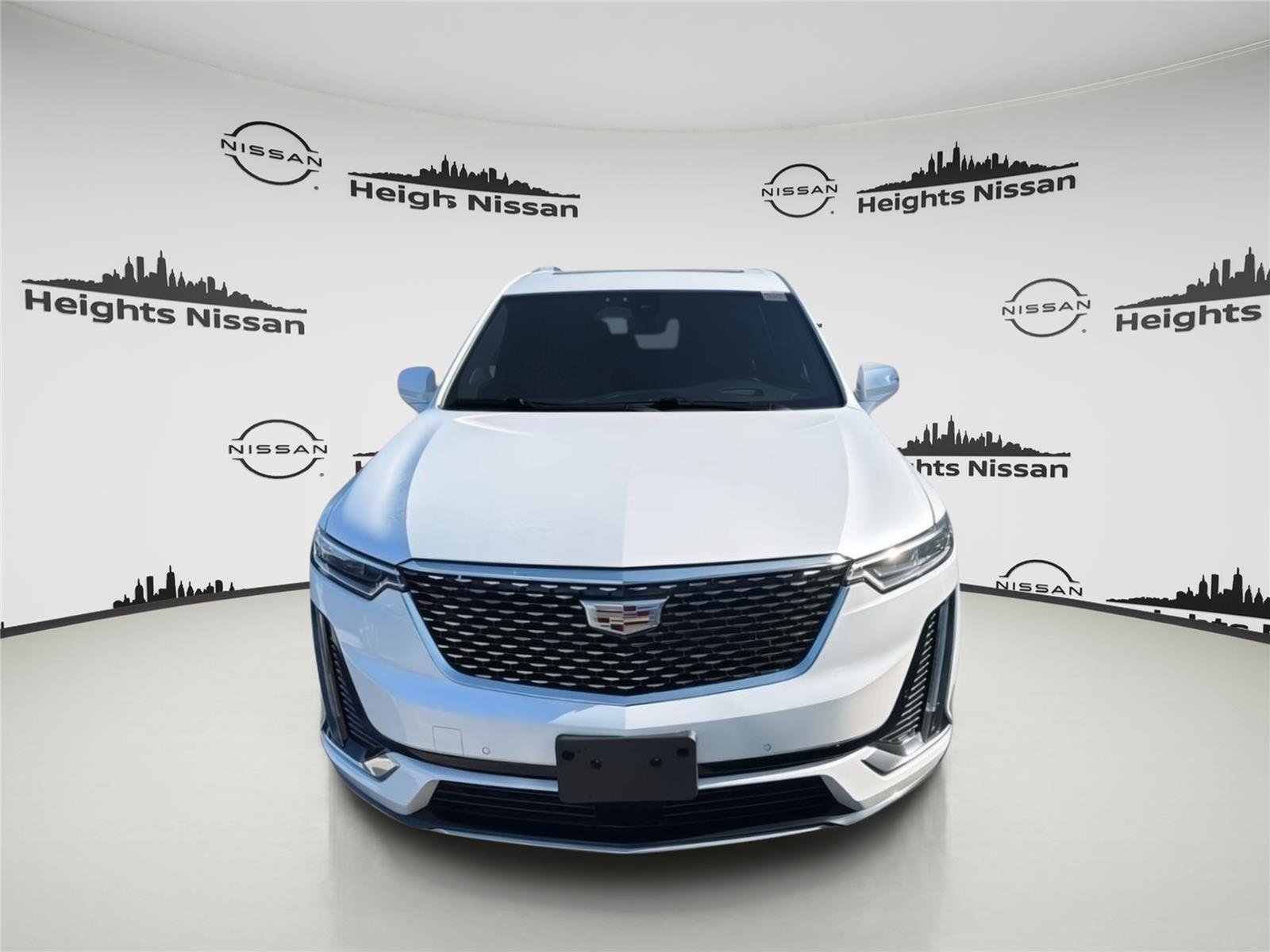 Used 2023 Cadillac XT6 Premium Luxury w/ Platinum Package image 2