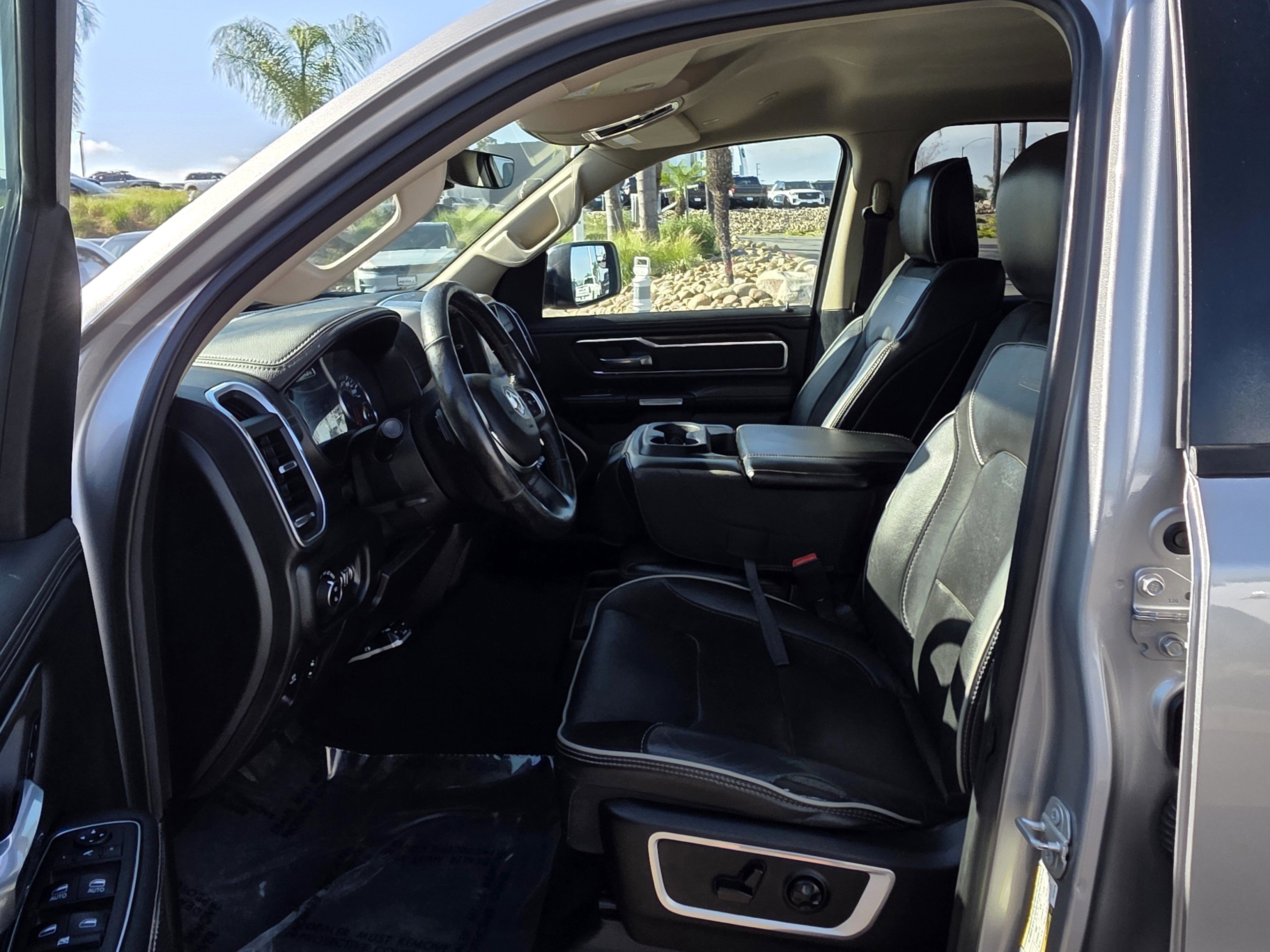 Used 2019 RAM 1500 Laramie image 12