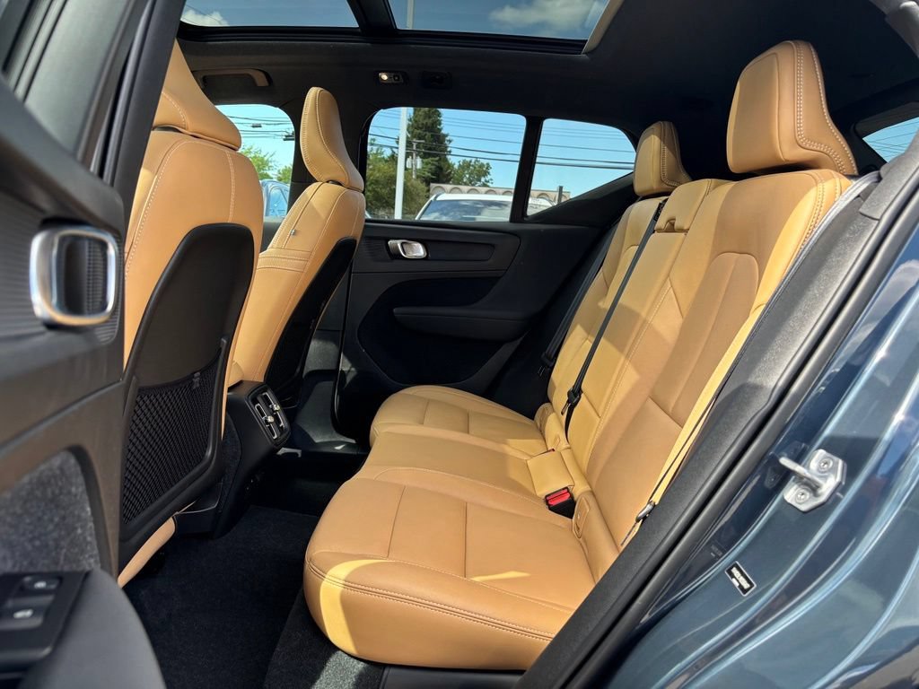 Used 2021 Volvo XC40 T5 Inscription w/ Climate Package AWD/4WD image 19