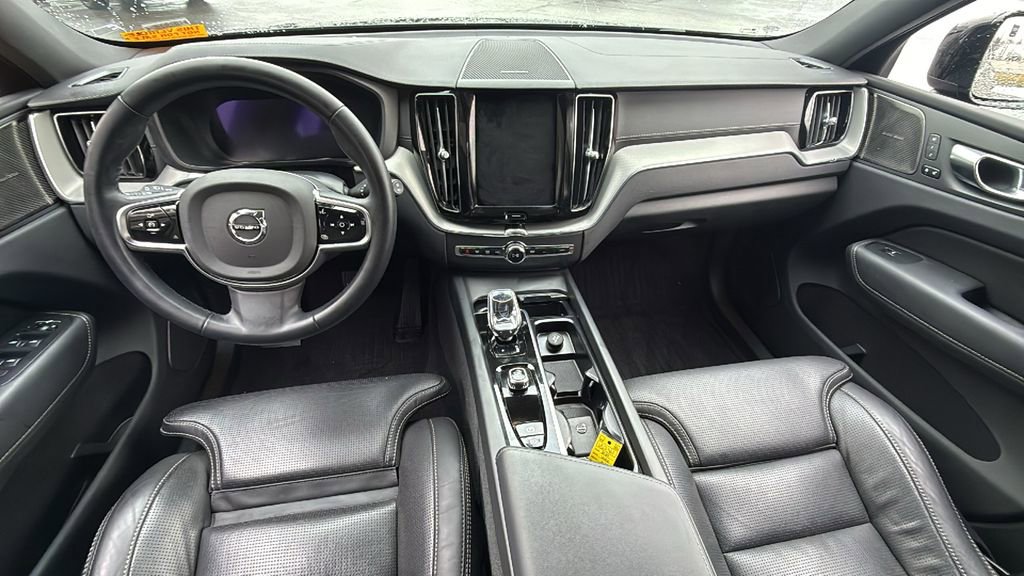 Certified 2024 Volvo XC60 B5 Ultimate w/ Climate Package image 7