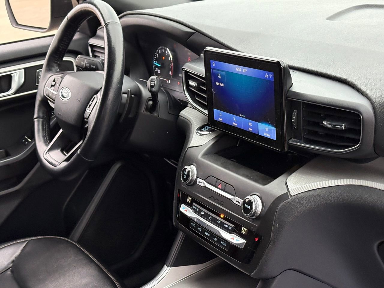 Used 2020 Ford Explorer XLT w/ Equipment Group 202A image 40