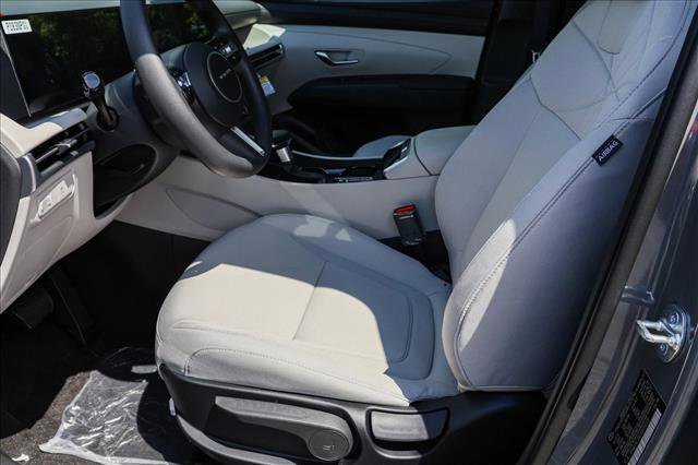 Certified 2025 Hyundai Tucson SE AWD/4WD image 11