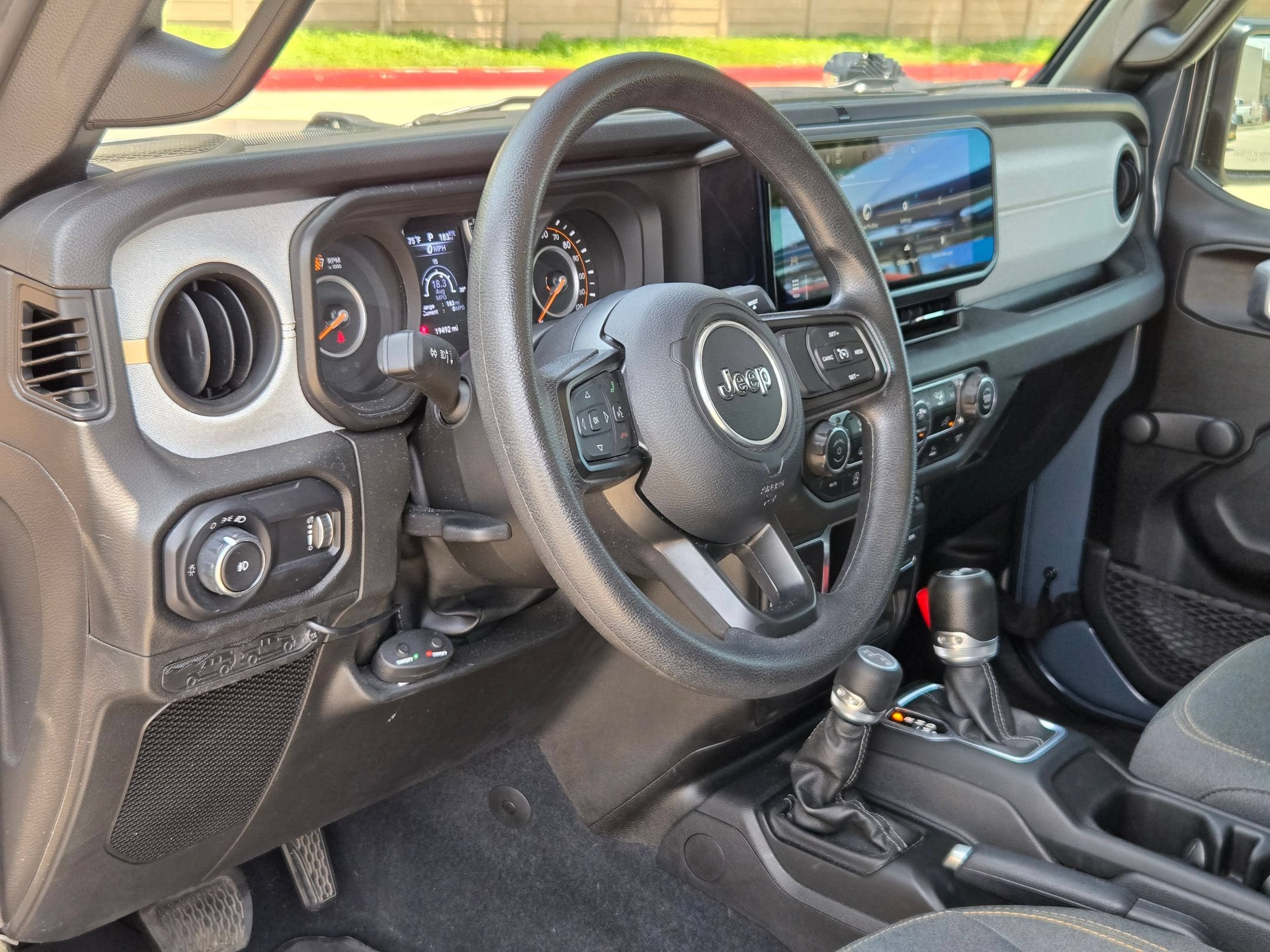 Used 2024 Jeep Wrangler Sport AWD/4WD image 12