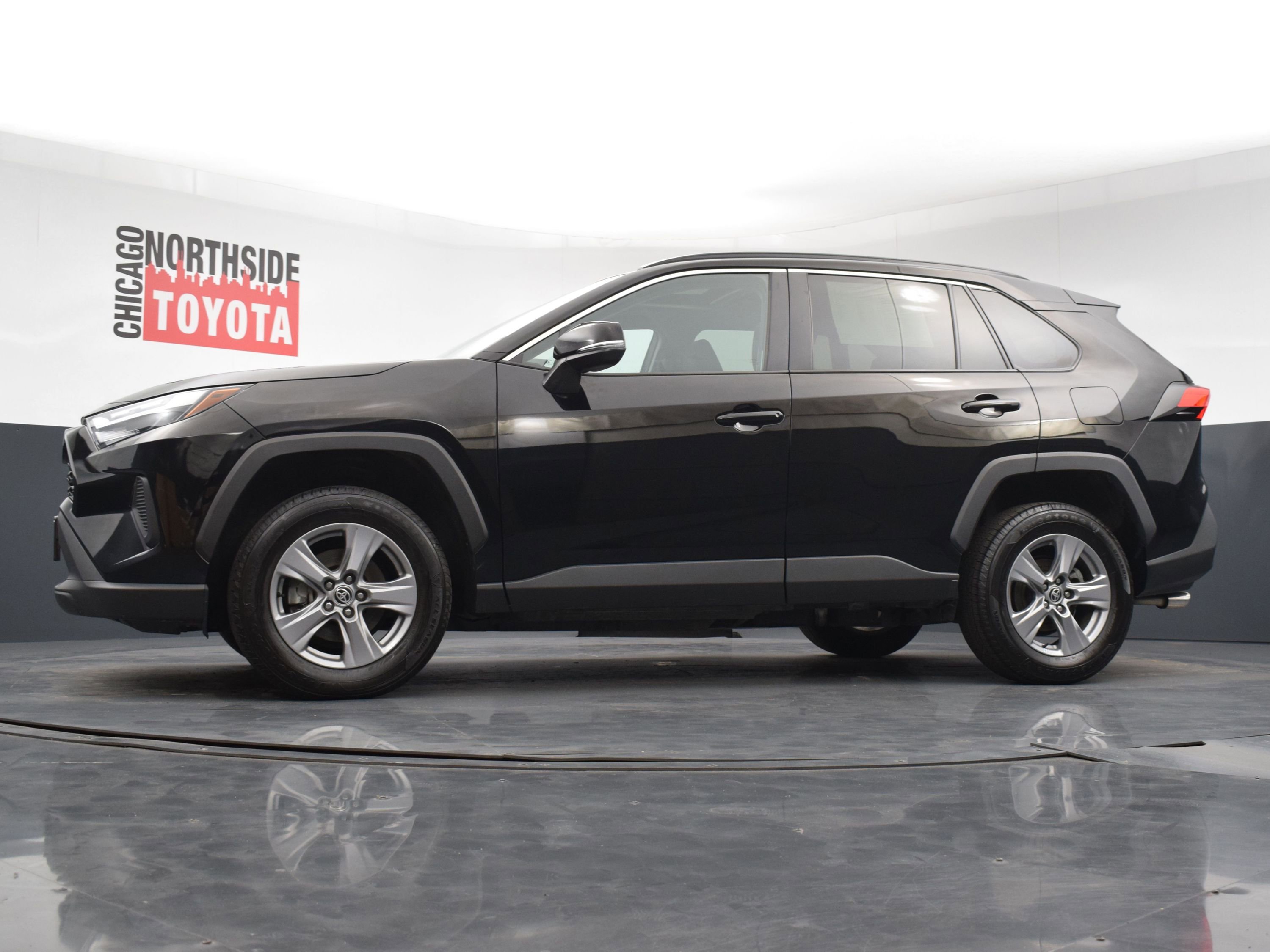 Used 2022 Toyota RAV4 XLE w/ Convenience Package AWD/4WD image 27