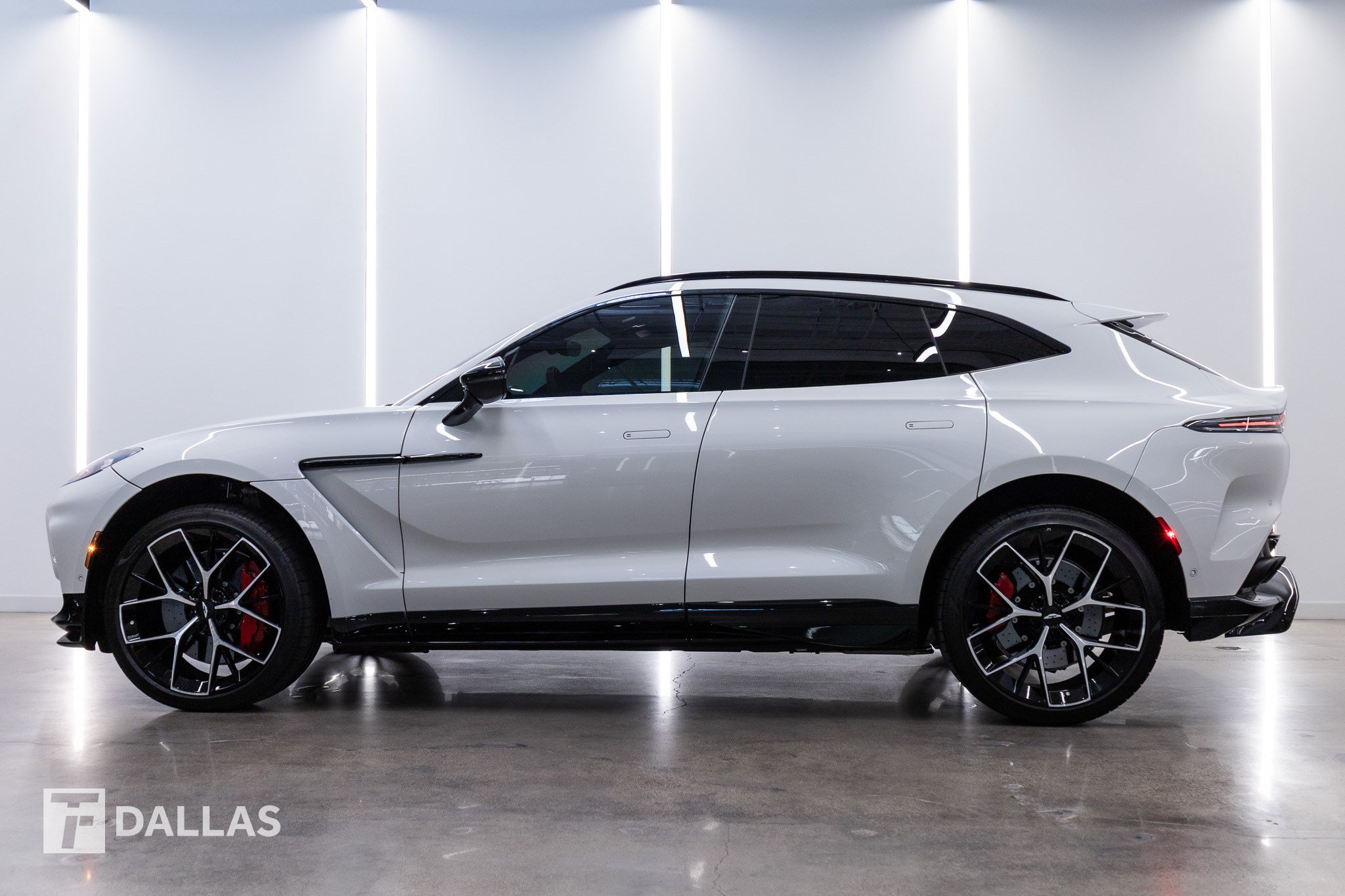 Used 2025 Aston Martin DBX 707