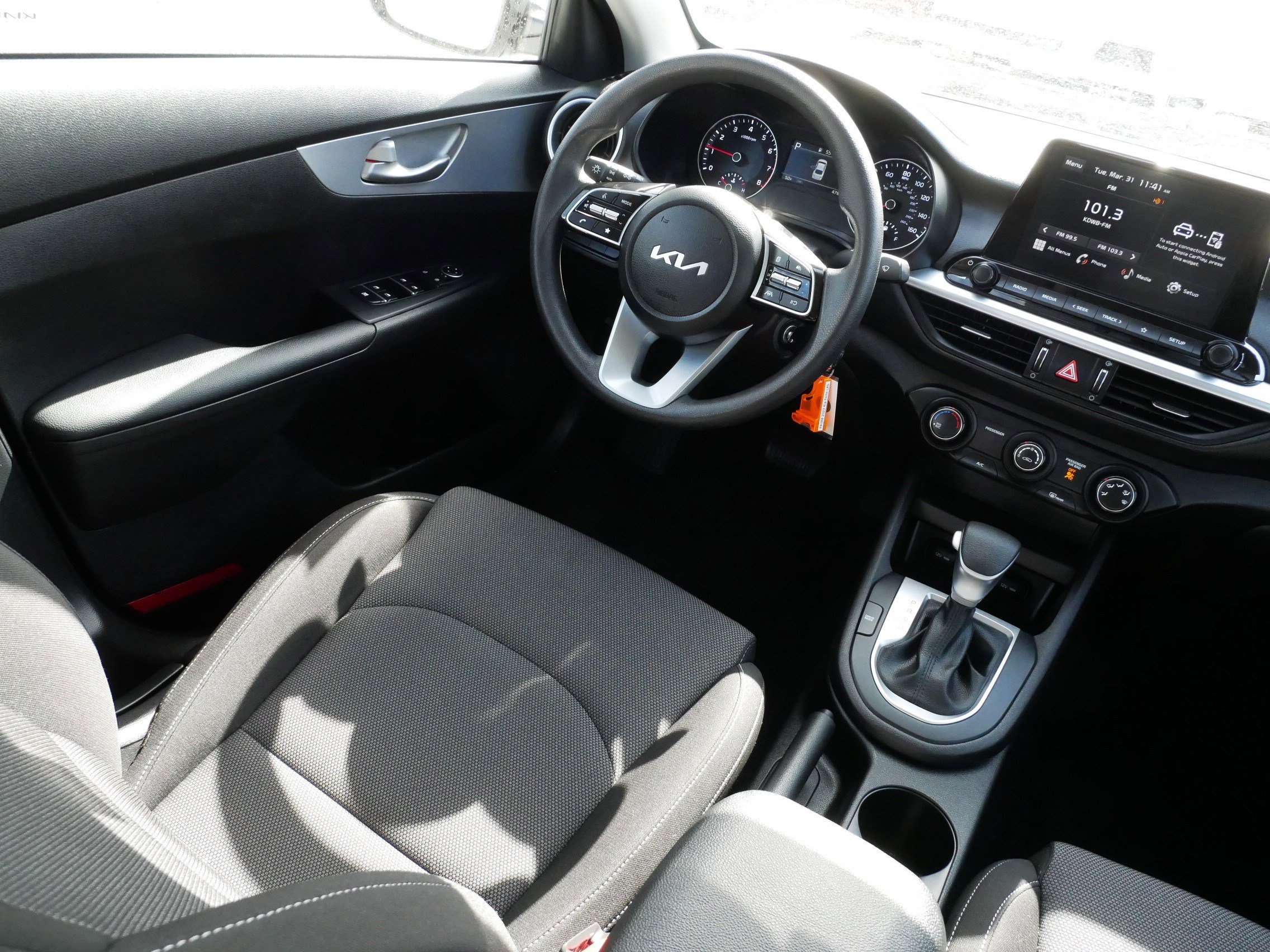 Used 2023 Kia Forte LXS FWD image 9