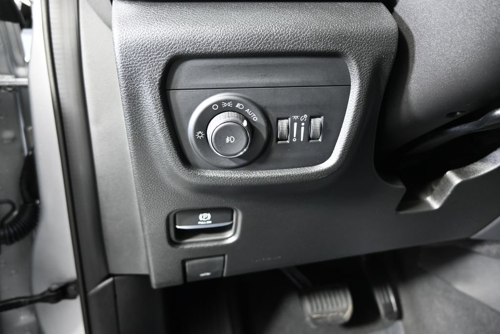 Used 2025 Jeep Grand Cherokee Limited w/ Trailer Tow Package AWD/4WD image 24