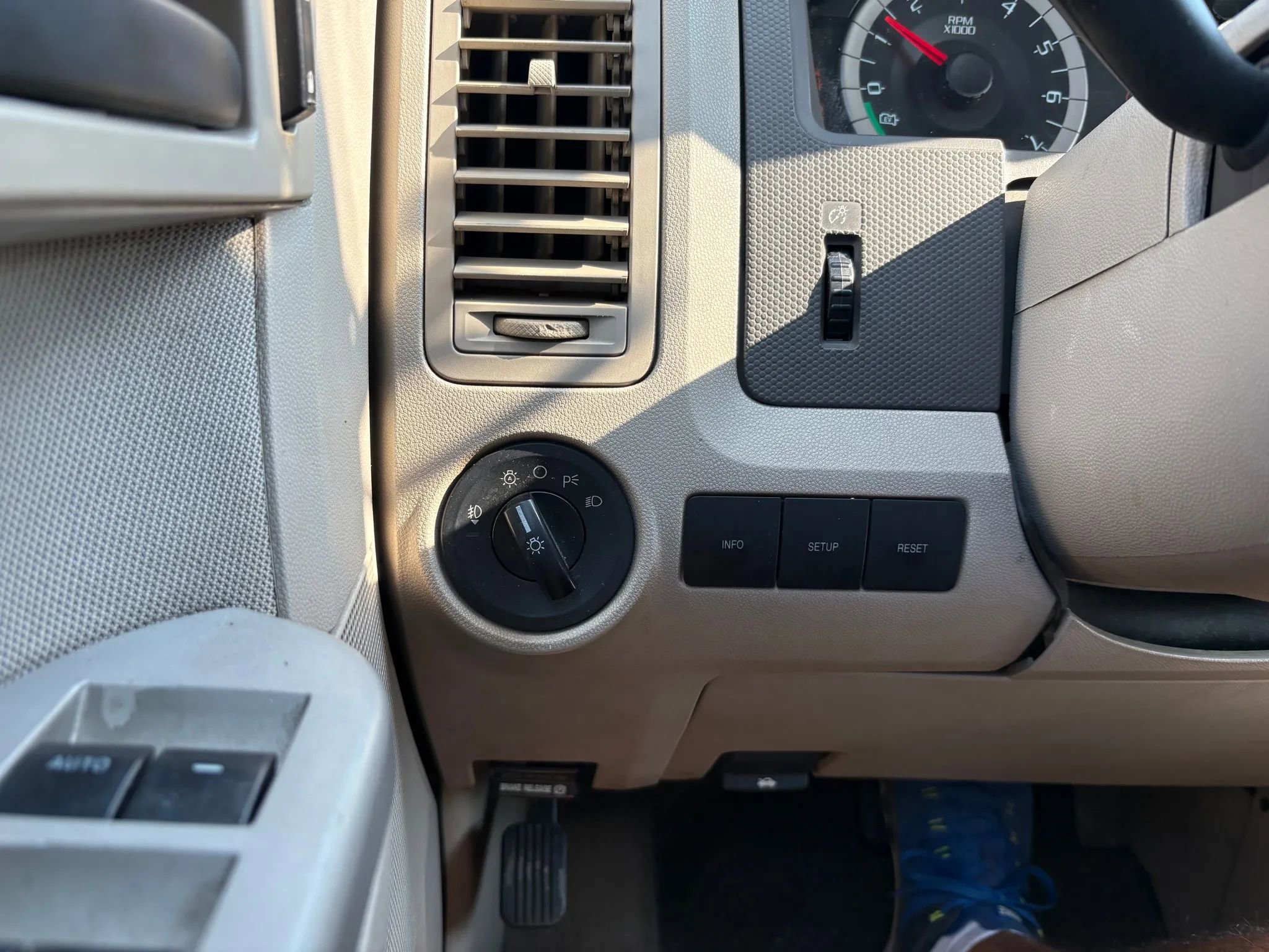 Used 2011 Ford Escape 4WD Hybrid image 26