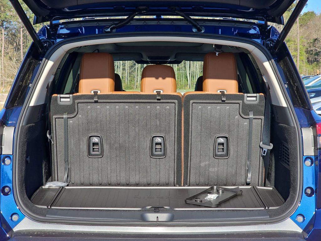 New 2026 Nissan Pathfinder Platinum image 15