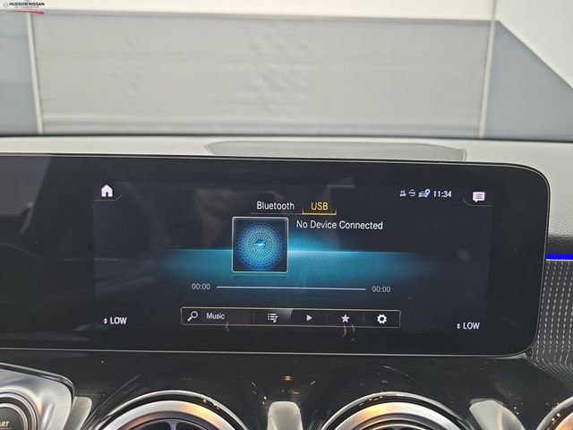 Used 2022 Mercedes-Benz GLB 250 4MATIC image 33