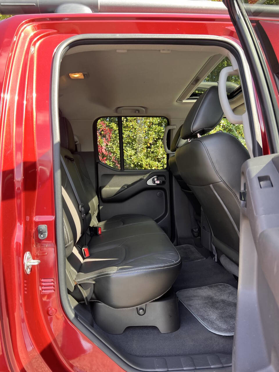 Used 2021 Nissan Frontier PRO-4X w/ Pro-4x Utility Package AWD/4WD image 19