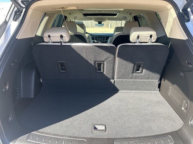 Used 2024 Buick Enclave Avenir w/ Avenir Technology Package image 31