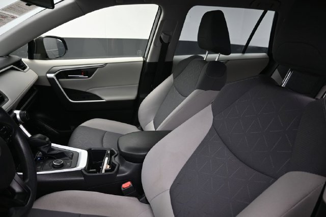 Certified 2025 Toyota RAV4 XLE AWD/4WD image 23