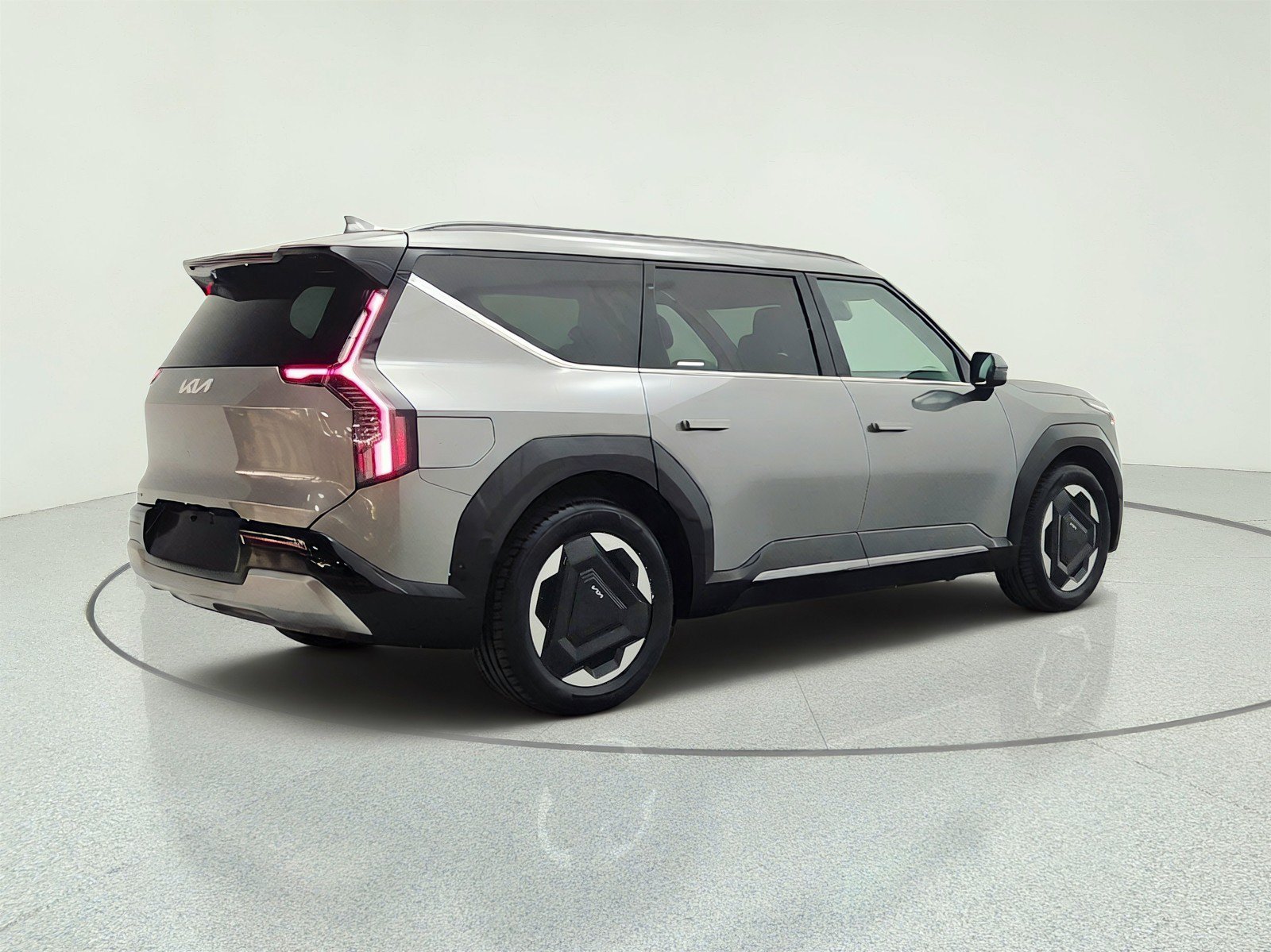 Used 2024 Kia EV9 Land AWD/4WD image 5