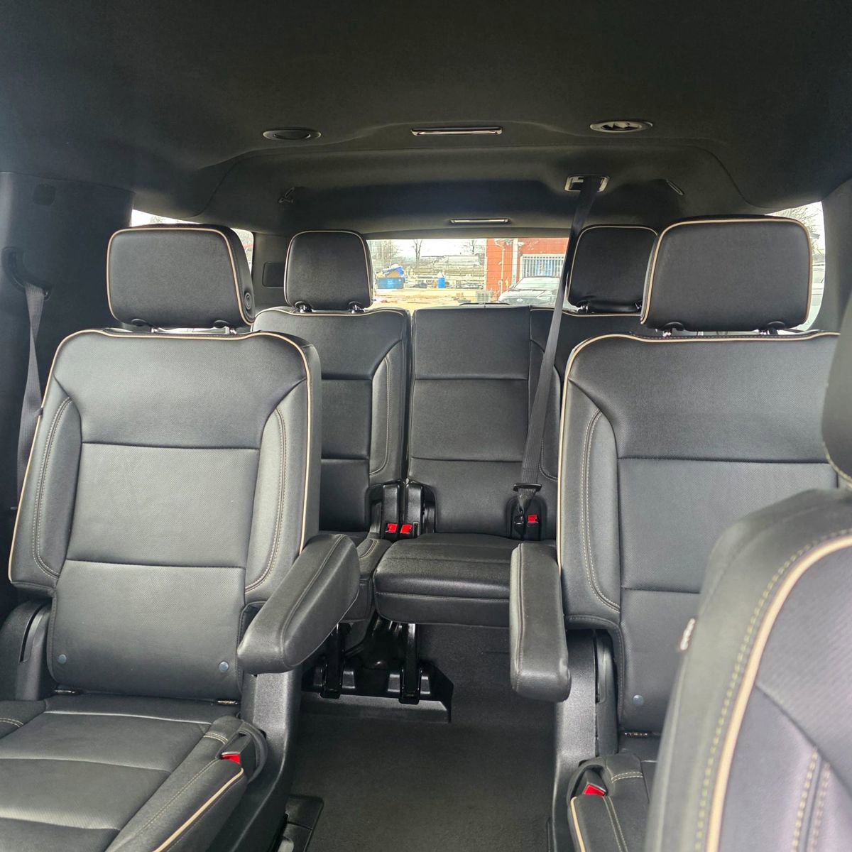 Used 2023 Chevrolet Suburban Premier RWD image 25