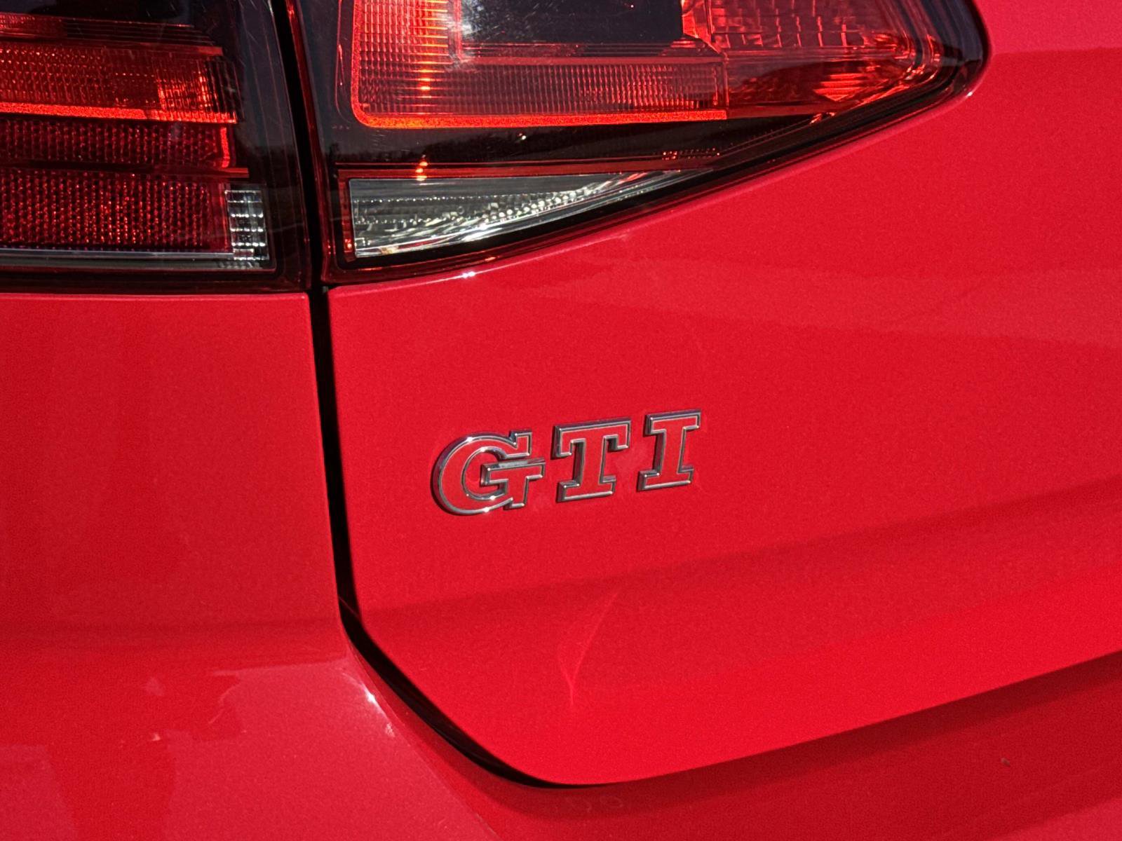 Used 2017 Volkswagen GTI Sport image 28