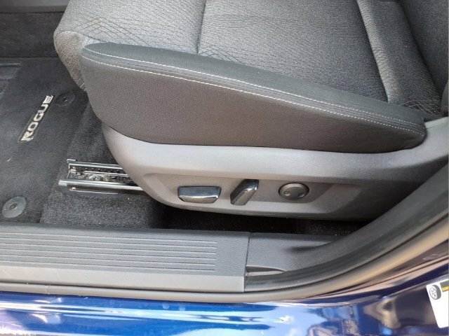 Used 2025 Nissan Rogue SV AWD/4WD image 11